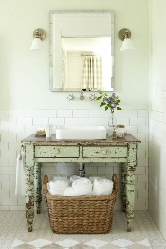 meuble ancien salle de bain vintage