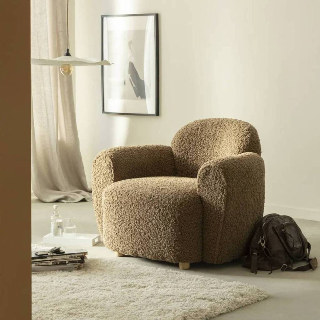 Fauteuil club en tissu bouclette marron Calya
