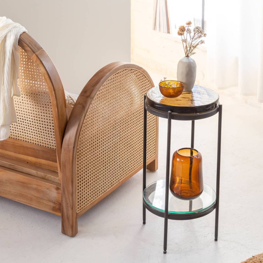 L’élégance du meuble en verre fumé : Idéal pour un style vintage !