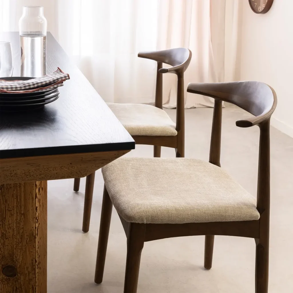 Comment nettoyer une chaise en tissu efficacement ?