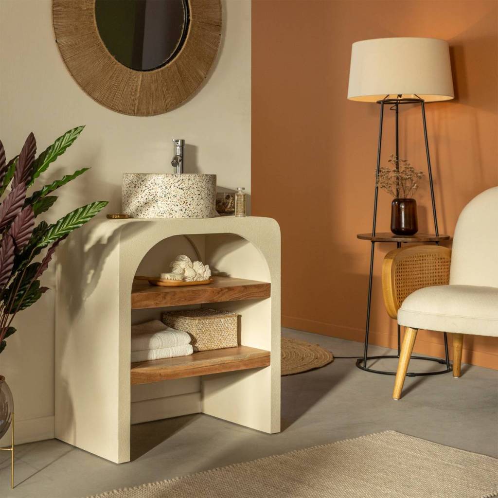 une salle de bain avec un style meditéranéen